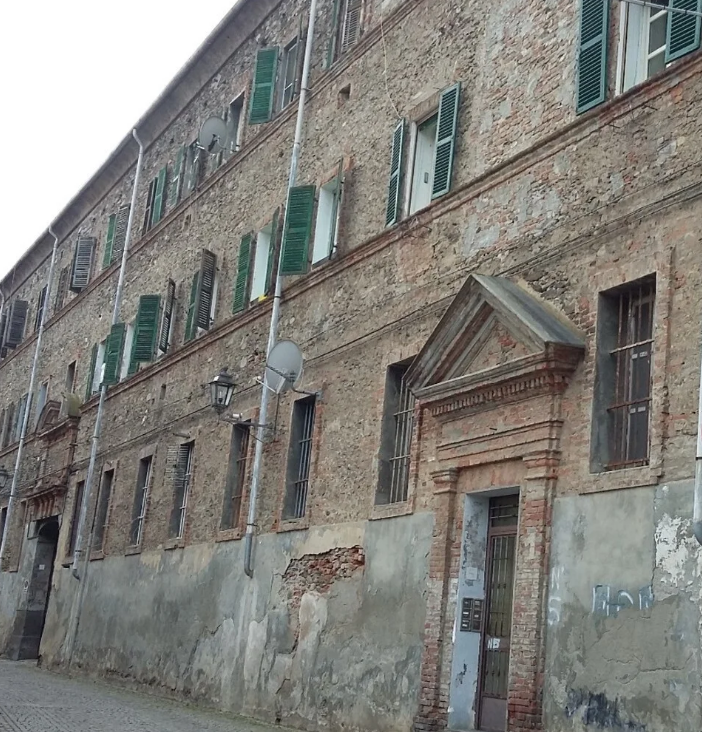 Il caseggiato di via Luciano, interessato dalla riqualificazione