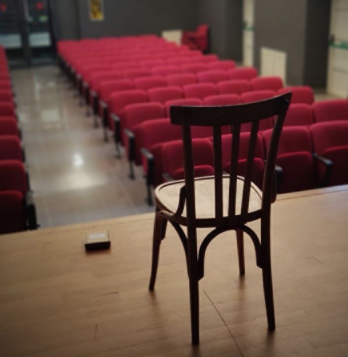 La nuova sala con nel riquadro il direttore artistico Riccardo Leto