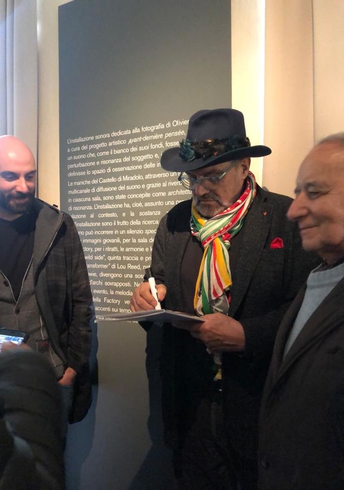 Toscani all'inaugurazione della mostra a Miradolo