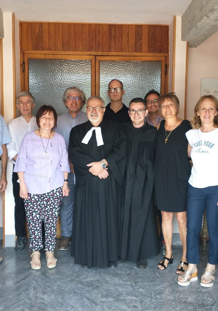 Il pastore Claudio Pasquet con il Concistoro di San Secondo di Pinerolo