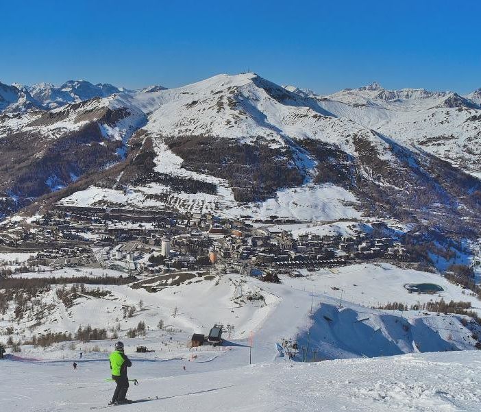 Sestriere festeggia il Carnevale tra bugie e sciate in maschera