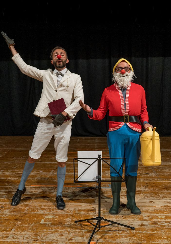 Clownerie alla francese domenica a Perosa Argentina