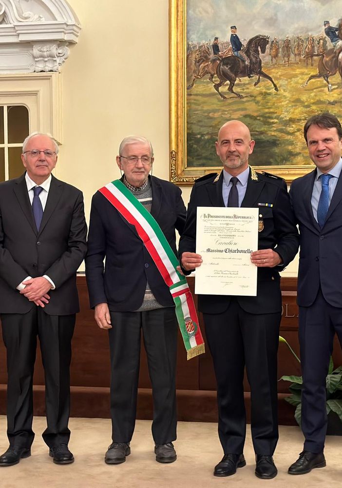 La consegna dell’onorificenza è avvenuta questa mattina alla scuola ufficiali dell’esercito di Torino
