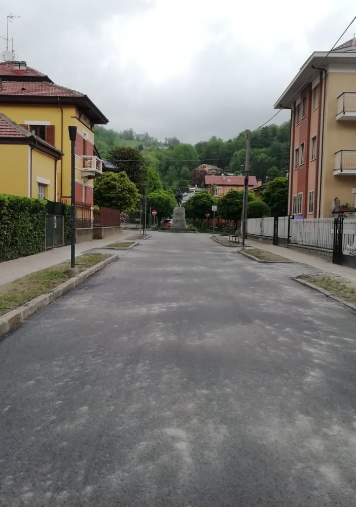 Asfalto viale Rimembranza a Torre Pellice