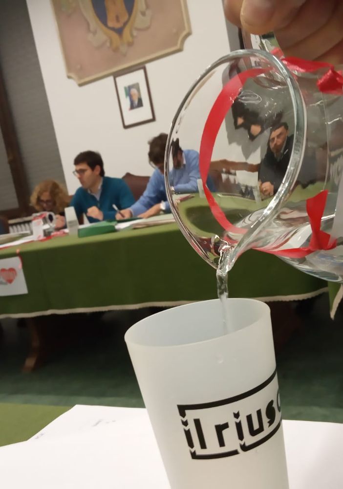 L’Amministrazione di Torre Pellice è più ecologica: via la plastica in Consiglio e una bici donata ai dipendenti