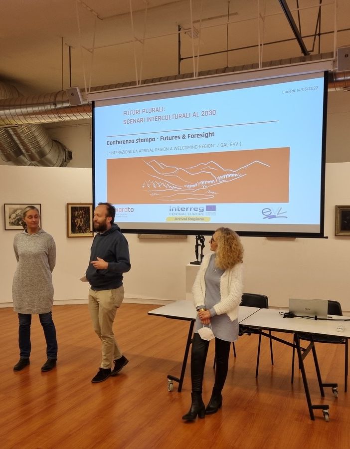 Da sinistra Susanna Gardiol (presidente Gal), Remy Baltieri (referente comunicazione) e Maurizia Allisio (vicesindaco di Torre Pellice)