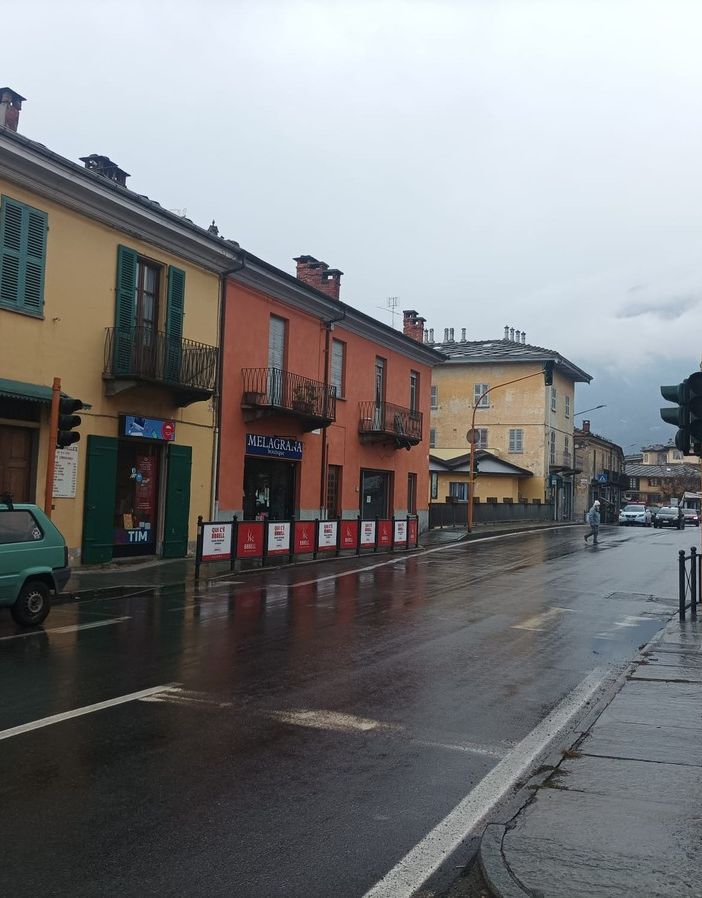 Guasto al semaforo di Torre Pellice: i tempi per rivederlo in funzione potrebbero essere lunghi