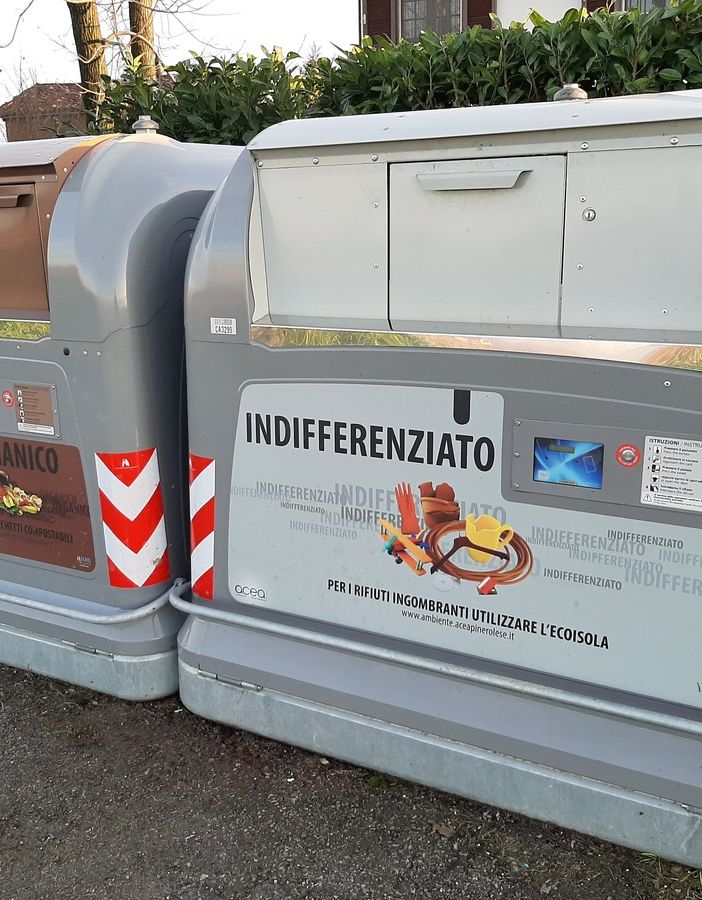 Un esempio di cassonetti intelligenti