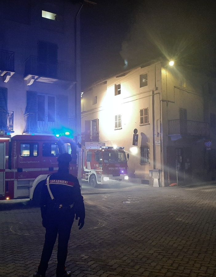 L’incendio in centro a Vigone