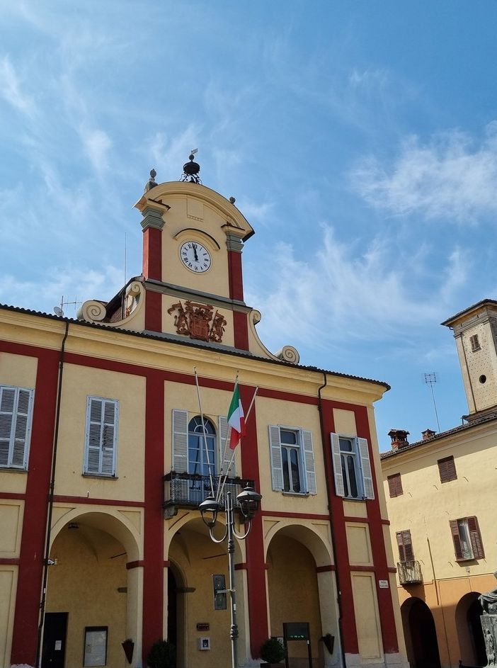 Il municipio di Vigone