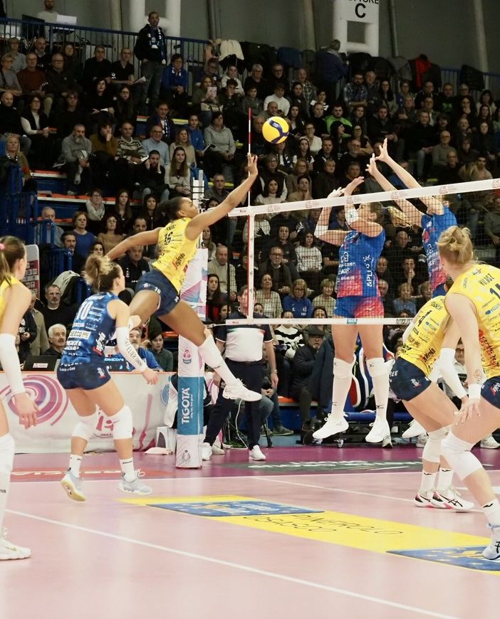 Lanier contro il muro di Sorokaite e Akrari (foto di Christian Bosio)