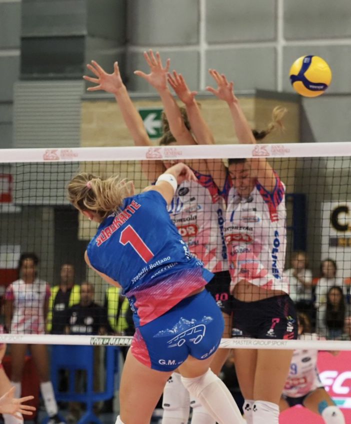 Sorokaite contro il muro di Buijs e Chirichella (foto di Christian Bosio)