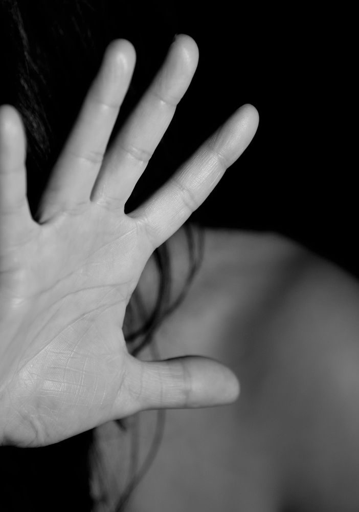 Uomini che maltrattano le donne: crescono le richieste di aiuto