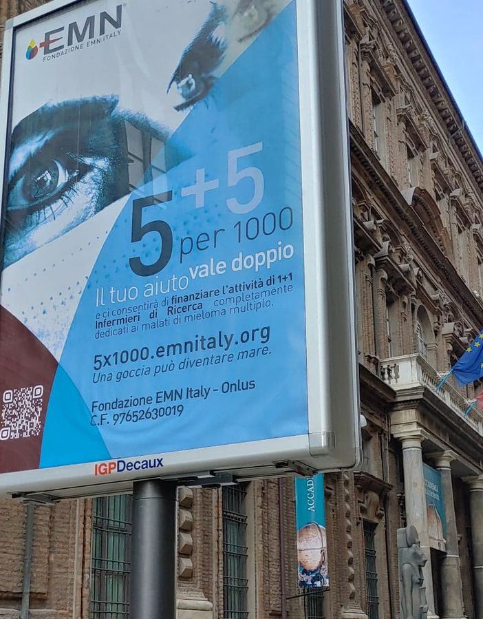 La campagna &quot;5+5x1000 alla Fondazione EMN Italy Onlus&quot; di fronte al Museo Egizio di Torino