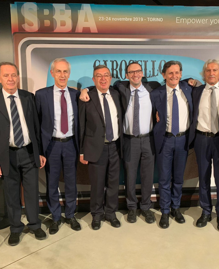 Da sx Davide Adolfo Ferré (Valdostana), Alberto Osenda (Casalgrasso e Sant’Albano Stura), Giovanni Claudio Olivero (Cherasco), Sergio Marro (Boves), Elia Dogliani (BeneBanca), Giorgio Fracalossi (Cassa Centrale), Livio Tomatis (Caraglio), Paolo Blangetti (Pianfei e Rocca de’ Baldi).
