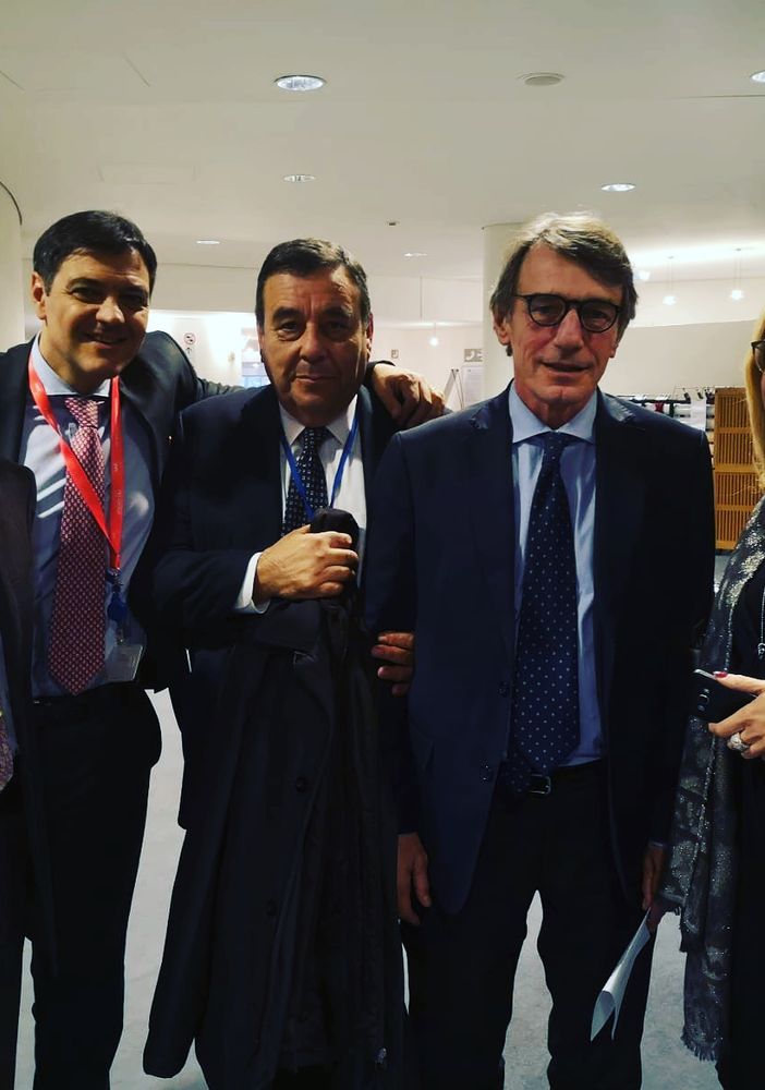 Andrea Ballarè con altre personalità a Bruxelles