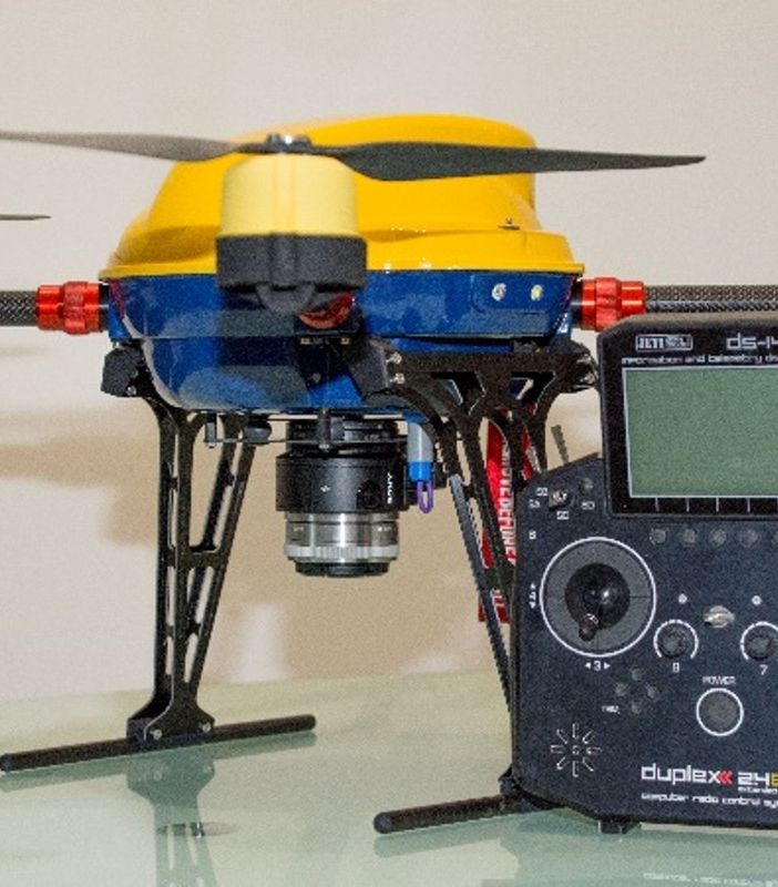drone con telecomando