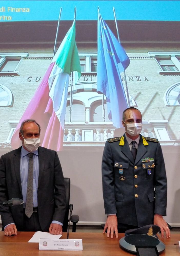 Frode milionaria nel Torinese: 2 arresti e 16 obblighi di dimora