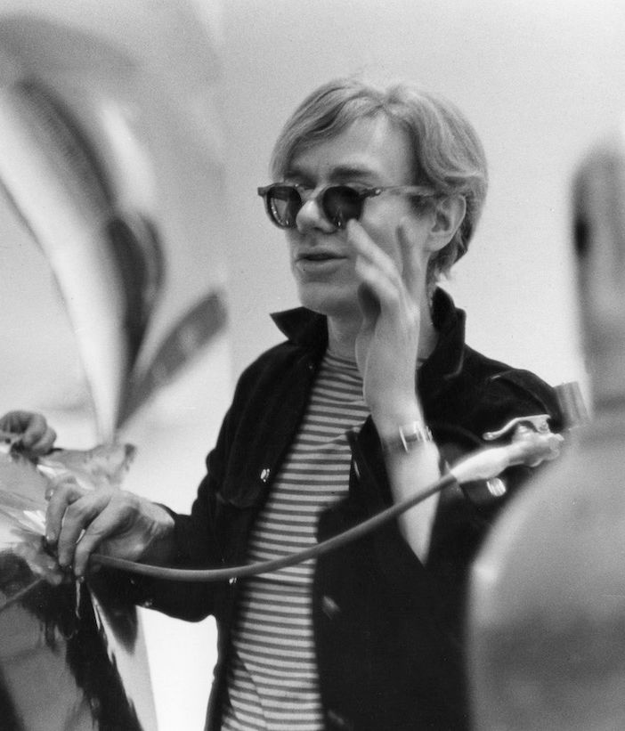 Stupinigi come la Factory: in mostra la pop art di Andy Warhol negli scatti di McDarrah