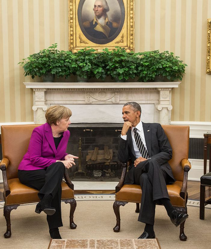 Obamagate: Obama origliava la Merkel, i tedeschi intercettavano segreti, gli italiani spiati da tutti