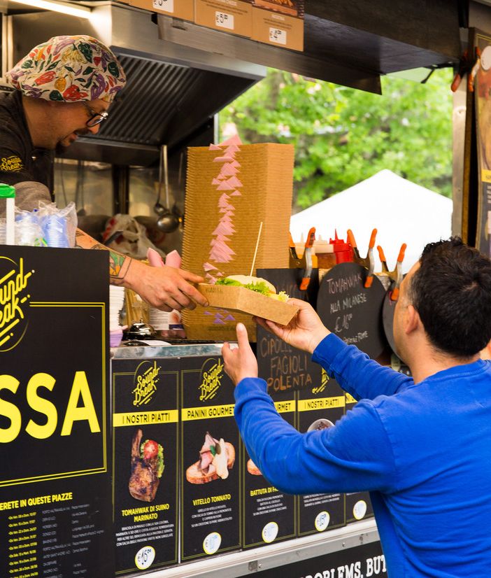 A Pinerolo sbarcano gusto e divertimento con il Rolling Truck Street Food Festival