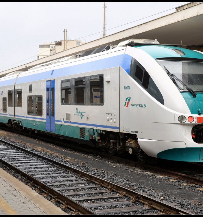 trenitalia regionale - foto di archivio