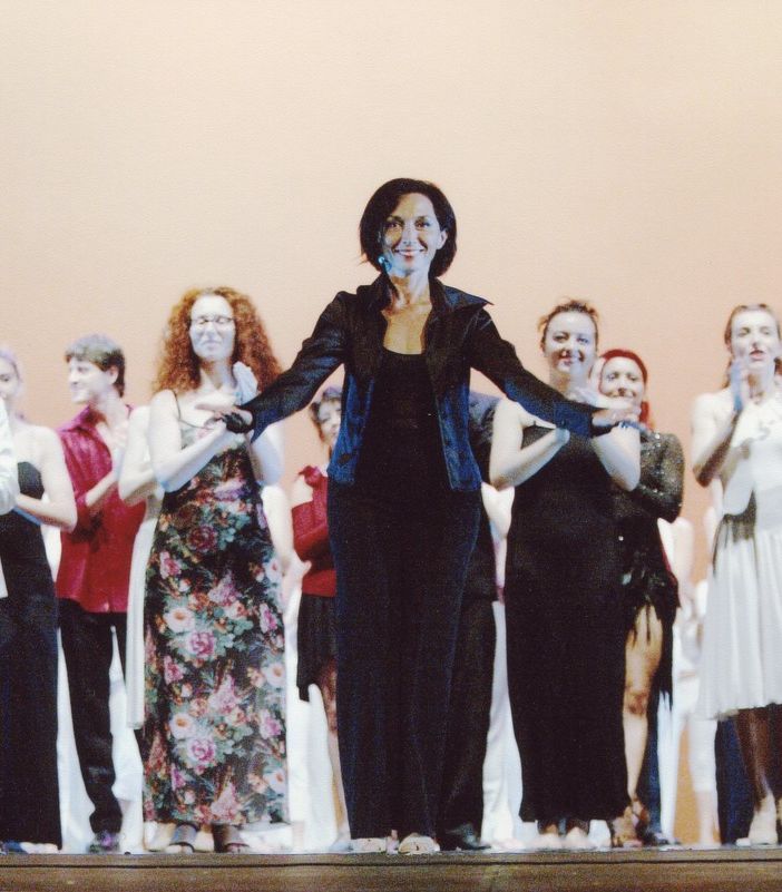 Teatro Astra sold out per Adriana Cava: &quot;La danza: la mia vita&quot;. Un viaggio nel tempo attraversa la carriera della coreografa torinese