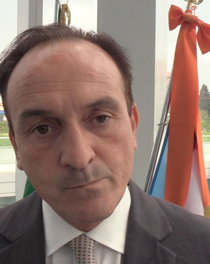 migranti e alberto cirio