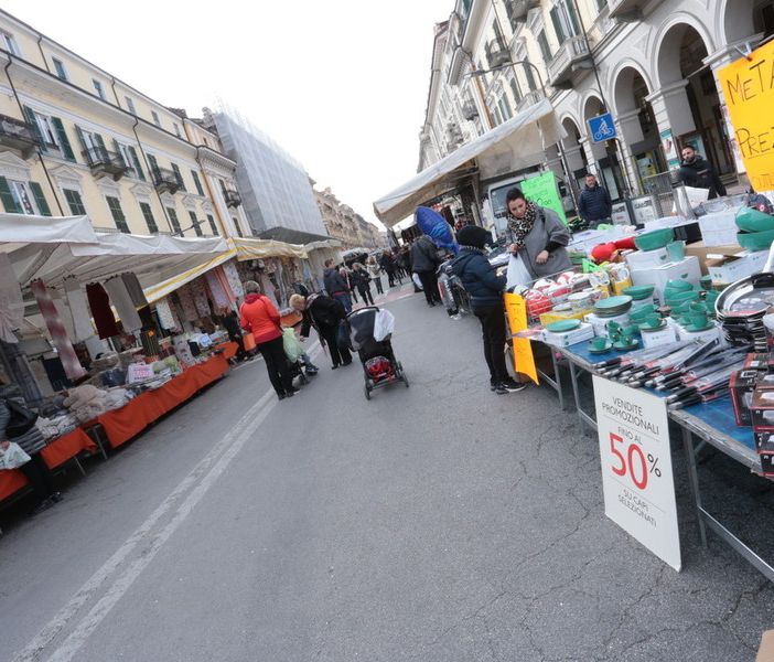 Riparti Piemonte: bonus mercati da 1.500 euro per gli ambulanti che non hanno lavorato