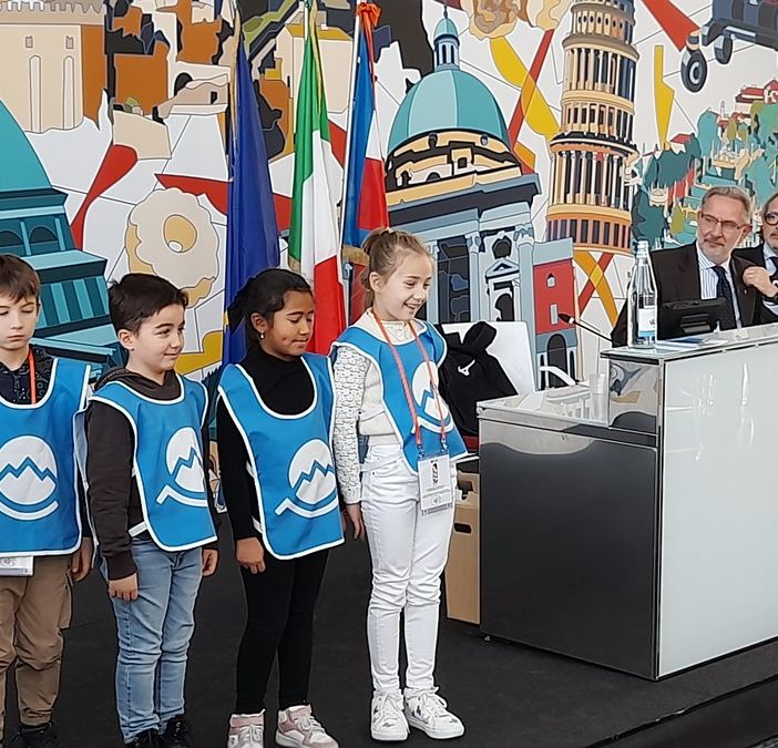 Carlotta non c'è più, ma i bimbi continuano a imparare a sciare nel suo nome (e a sorridere)