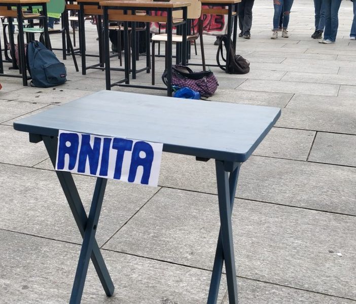 Studenti contro la Dad, la protesta non si ferma e continua alle Superiori: &quot;Basta lezioni da casa&quot; [FOTO e VIDEO]