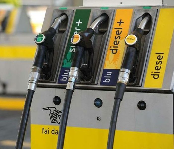 pompa di benzina - foto d'archivio