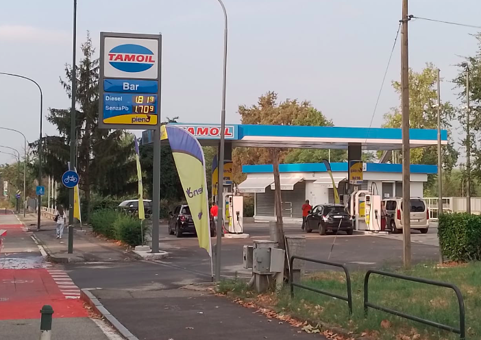 distributore di benzina