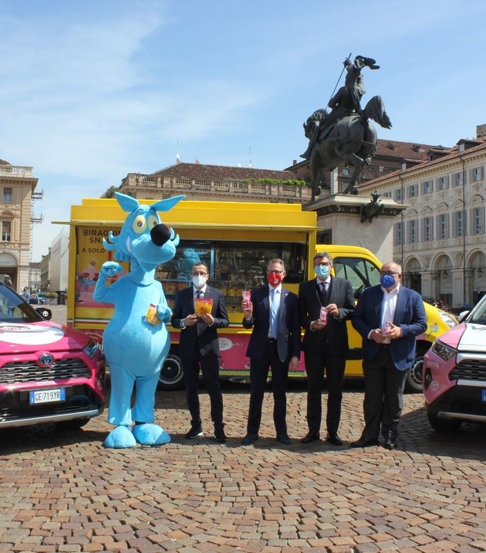 Il Giro d'Italia parte da Torino, Cirio: “Che sia una festa sicura, senza assembramenti” (FOTO e VIDEO)