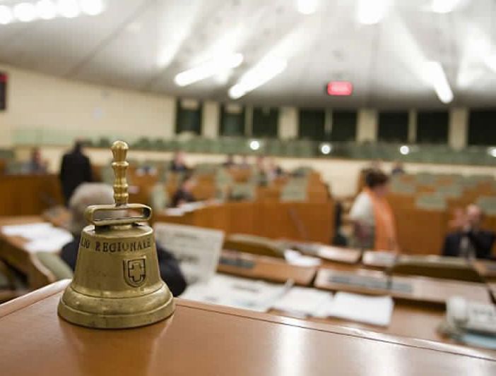 Emergenza Covid, il Consiglio regionale: &quot;Rinviare il concorso per docenti&quot;