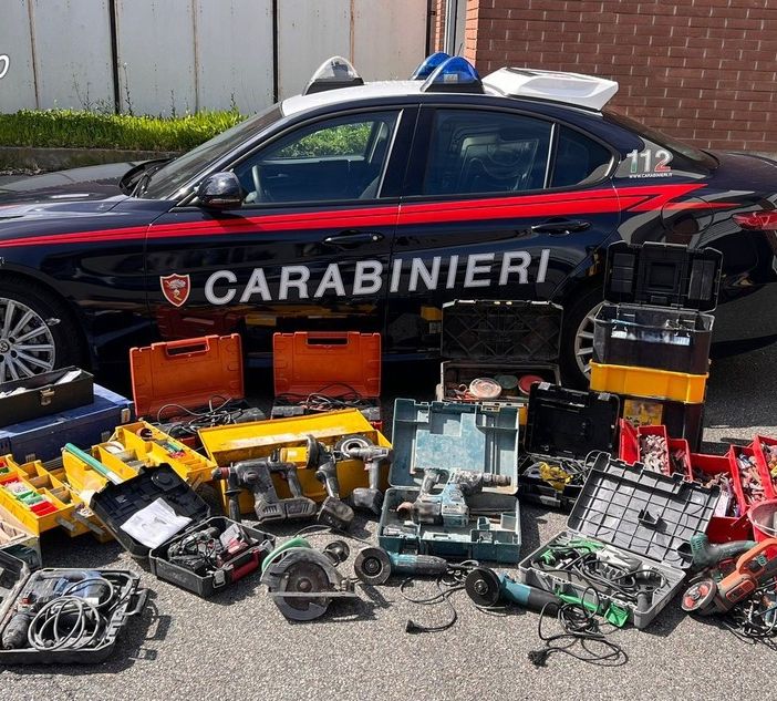 Rubava alle aziende: ladro incastrato grazie all'auto che utilizzava per i furti