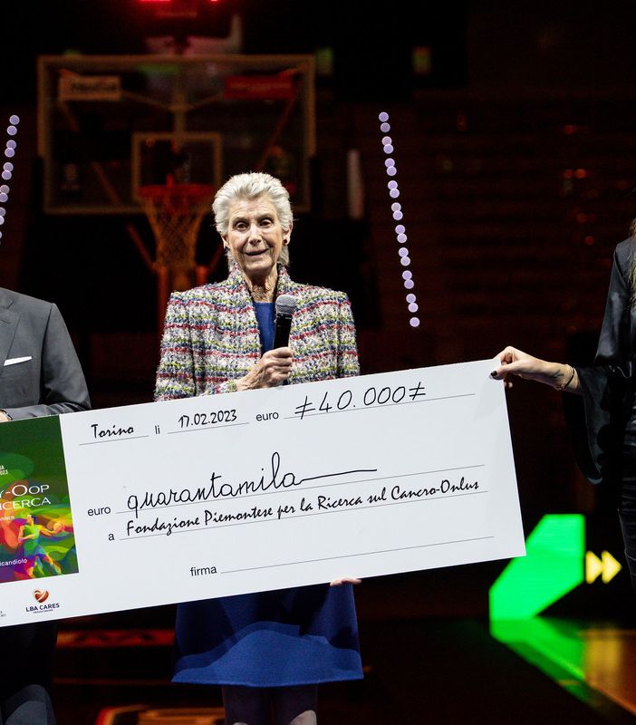 consegna assegno Final Eight