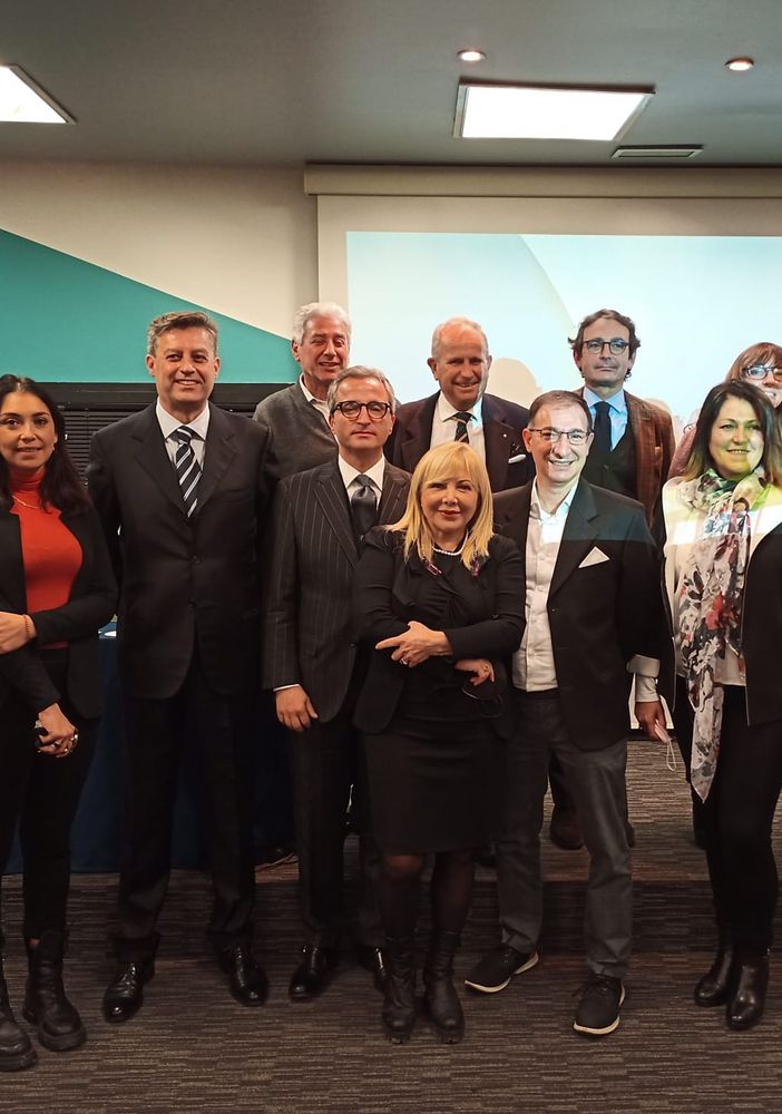 In foto il nuovo direttivo Fiaip Torino