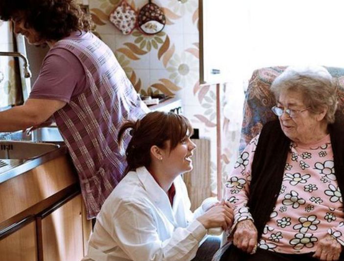 Cure domiciliari, numeri in calo a causa della pandemia: dalle 6.594 del 2019 alle 5.517 del 2020