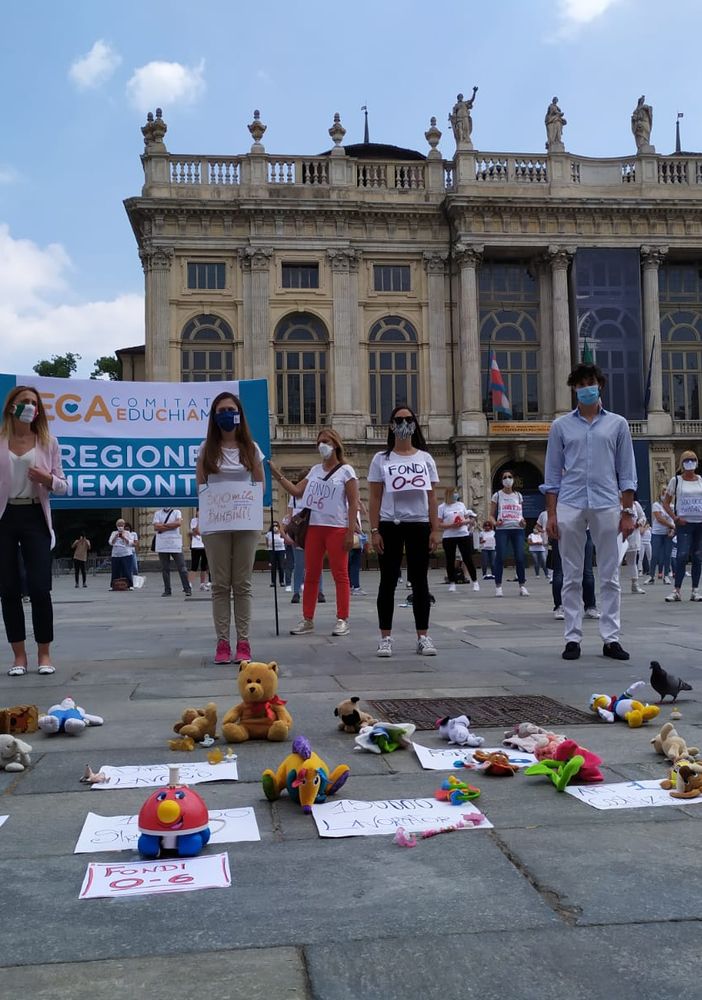 Protesta di scuole paritarie e private davanti alla Regione, Cirio: “Ci faremo sentire con il governo” [VIDEO]