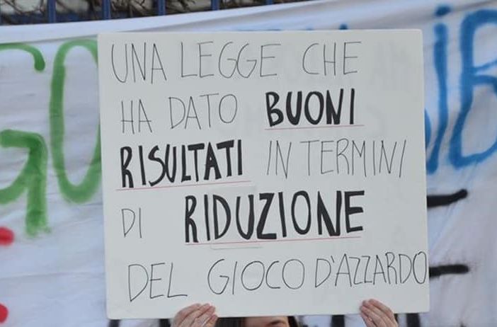 Manifestazione in favore della legge che regola il gioco legale