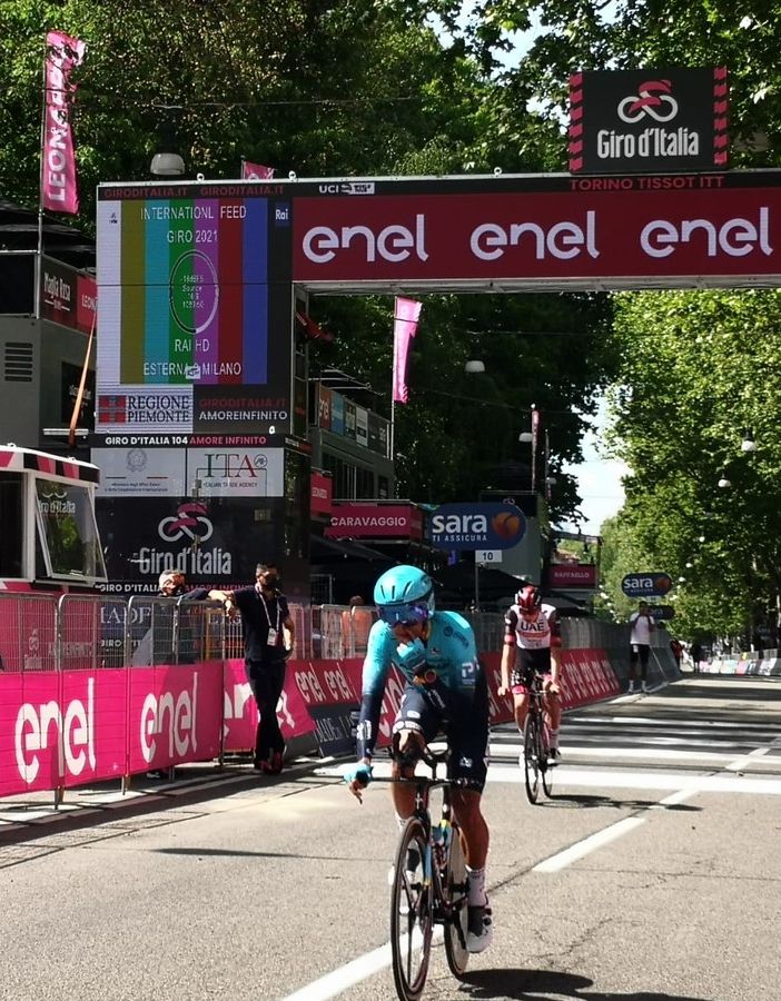 Ganna illumina la Mole, è sua la prima maglia rosa del Giro (FOTO)