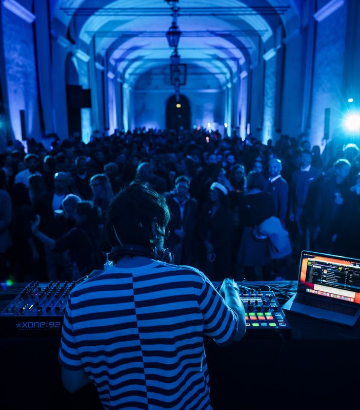 Una Notte a Stupinigi con un connubio unico: concerto a lume di candela e musica elettronica con Idontsleep