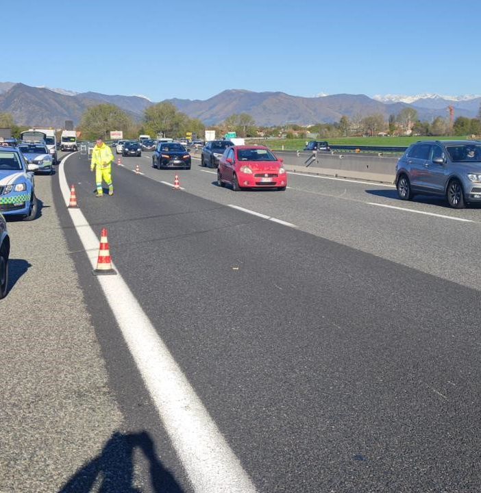 auto dopo un incidente in tangenziale