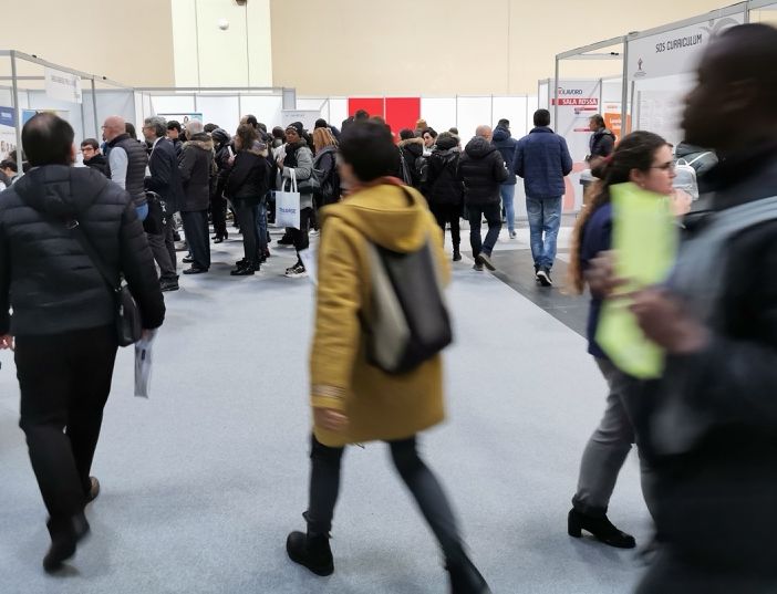 Io Lavoro è più forte del Covid, ma la caccia all'impiego diventa tutta digitale