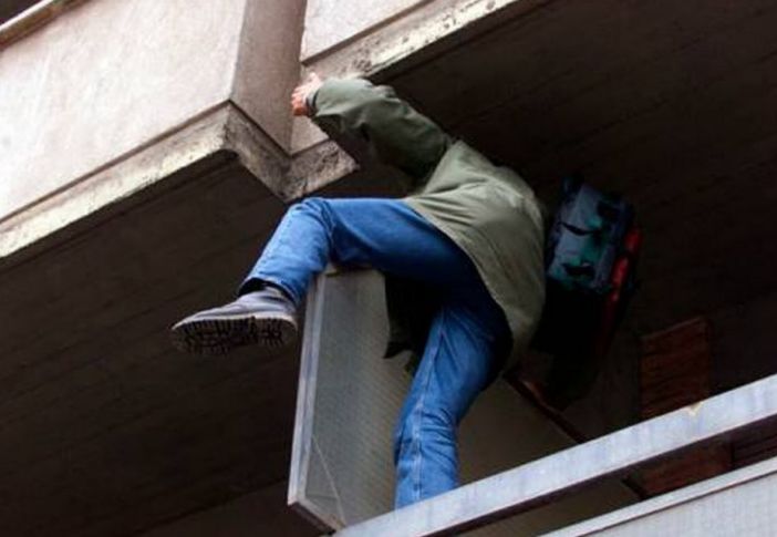 Ladri 'acrobati' svaligiano un appartamento a Nichelino (foto d'archivio)