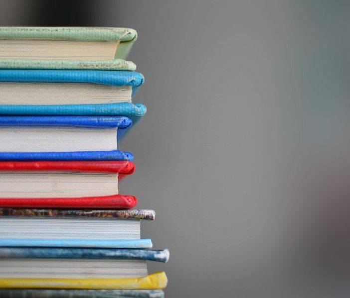 Libri di scuola sul banco