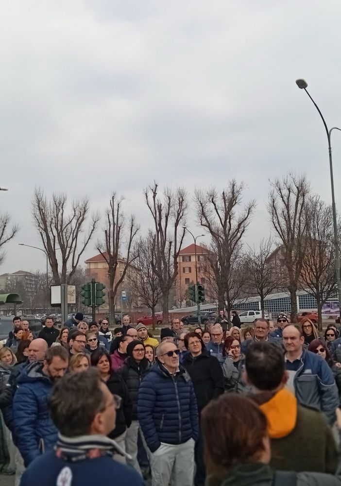 Mirafiori, nuovo sciopero fuori dai cancelli: &quot;Situazione al limite&quot;. E dal 31 marzo termina anche Levante [FOTO]