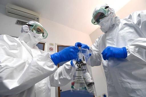 Coronavirus, gli accademici piemontesi alla Regione: &quot;Aggiungete il tampone al futuro test sierologico a campione&quot;