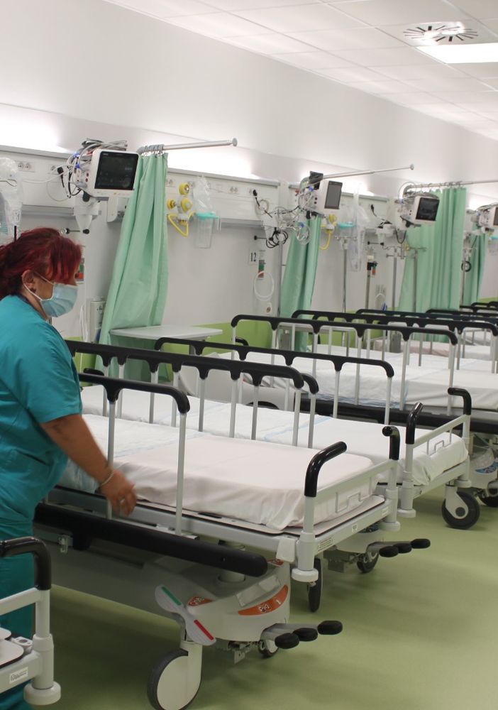 Il Covid è meno aggressivo: in Piemonte prosegue il calo dei ricoveri negli ospedali